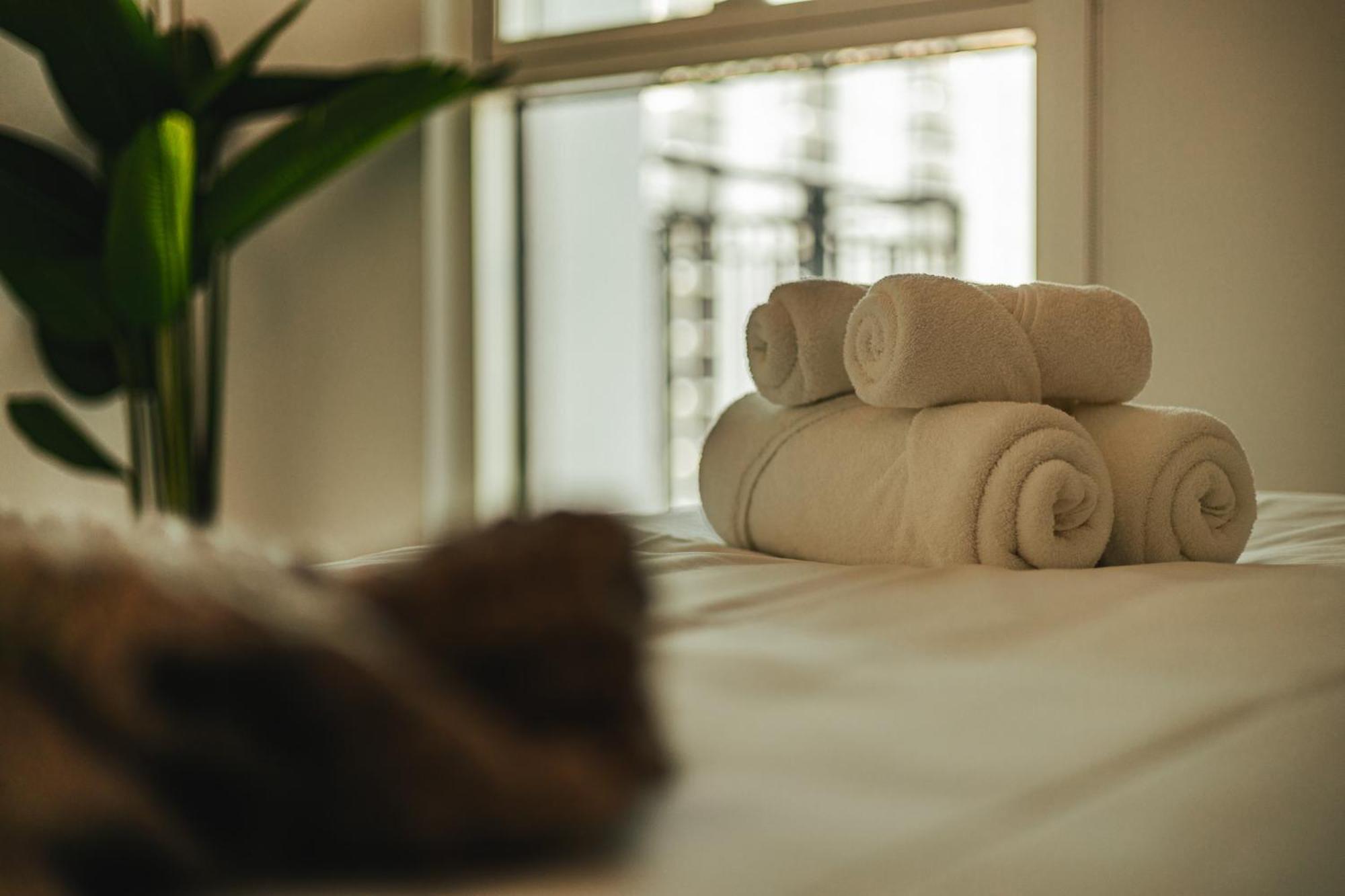 Voyage'S Stylish 1Br At Waters Edge Apartment Abu Dhabi Bagian luar foto
